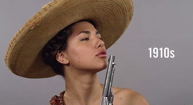 Момичета с оръжие: В началото на века не беше време за блясък и грим, а по-скоро за практичност като Мексико