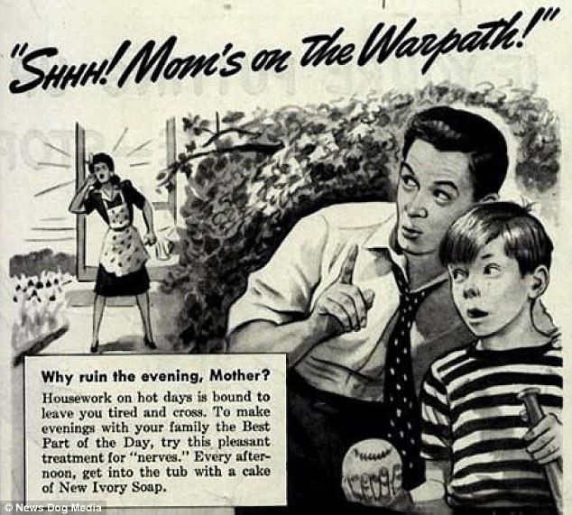 1940년대 비누 브랜드 광고는 전쟁터에서 앞치마를 두른 여성을 묘사합니다.