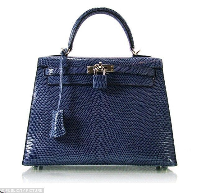 모든 가방에는 독특한 Hermes, Paris, Made in France 마크가 있으며 가격은 약 7,000파운드입니다.