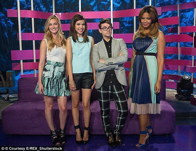 TV-kuningatar: Ingrid näytteli tuomarina Project Runway Threadsissa vuonna 2014 yhdessä juontaja Vanessa Simmonsin (oikealla) ja Seventeen-toimittajan Jasmine Snown (vasemmalla) kanssa.