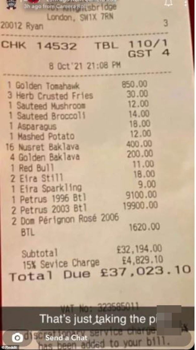 런던의 유명 레스토랑 Nusr-Et Steakhouse에서 한 고객이 £37.000를 지출한 후 난동을 일으켰습니다.
