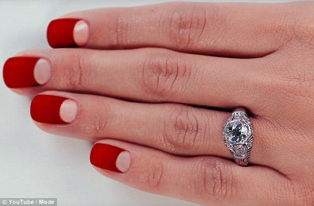 명성 얻기: 점점 더 많은 여성들이 다이아몬드를 사랑의 상징으로 보기 시작했습니다.