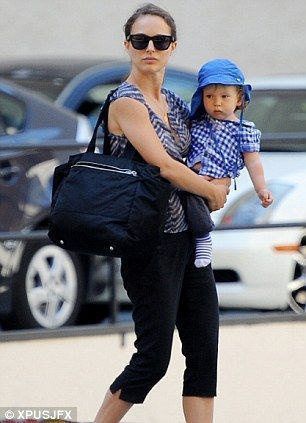 Natalie Portman külastas sel nädalal LA kesklinnas oma abikaasat Benjaminit koos nende beebi Alephiga