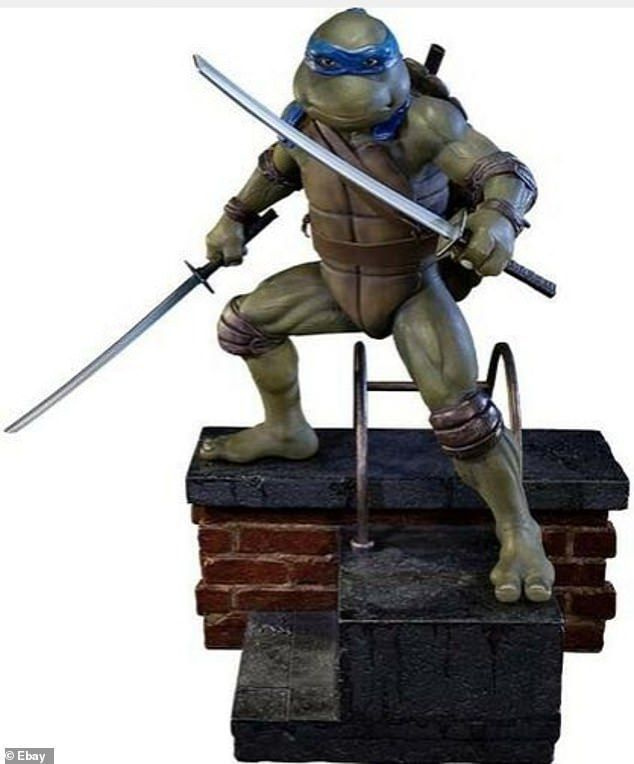 1990년의 Leonardo Teenage Mutant Ninja Turtle 피규어는 원래 출시되었을 때 4.42파운드의 가치가 있었음에도 불구하고 이제 530파운드에 판매될 수 있습니다.