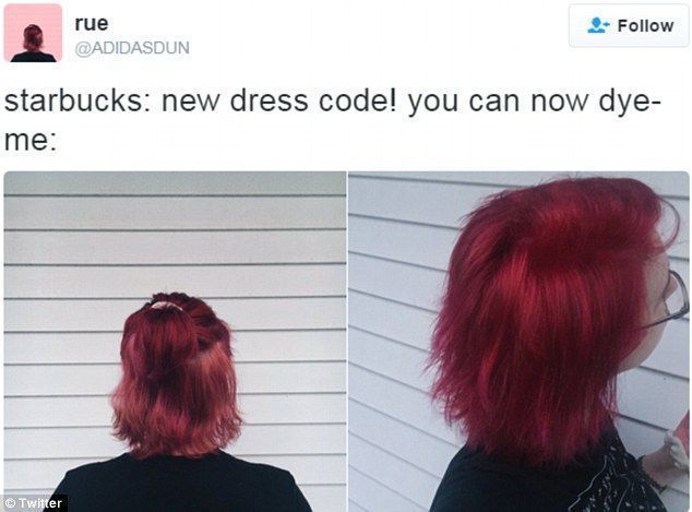 드디어! 직원은 이제 머리를 밝은 색으로 염색할 수 있습니다. 사진에 찍힌 한 트위터 사용자는 자신의 흥분을 온라인에서 공유했습니다.