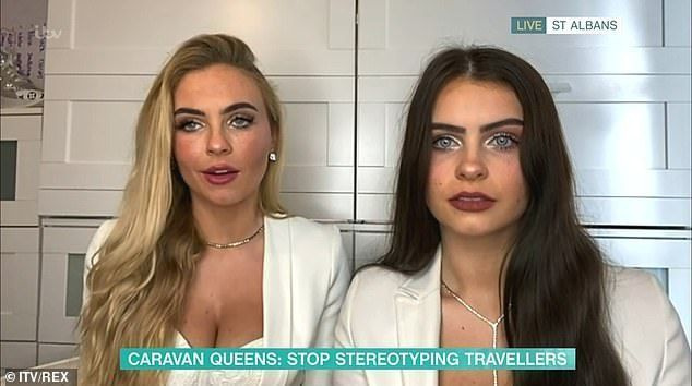 Sosiaalisen median tähdet Caravan Queens paljasti This Morningissa tänään, että he naamioivat irlantilaisia ​​matkustaja-aksenttejaan varaaessaan ravintoloita.
