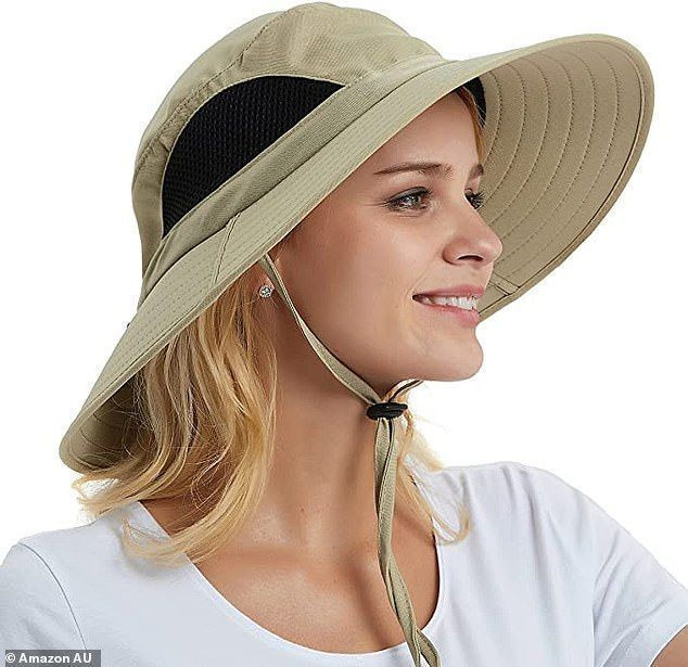 O chapéu de sol unissex EINSKEY de US $ 19,99 foi projetado com uma aba larga para manter seu rosto, orelhas e pescoço protegidos dos raios UV ao ar livre