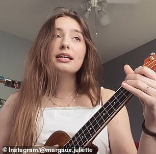 Pomicanje: Pjevačica redovito izvodi a capella verzije popularnih hitova koje objavljuje na Instagramu, TikToku i YouTubeu