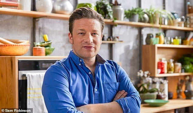 Lõhe ja valge kala on kaks 18 igapäevasest toidukangelasest, mida inimesed kipuvad regulaarselt ostma, kirjutab Jamie Oliver