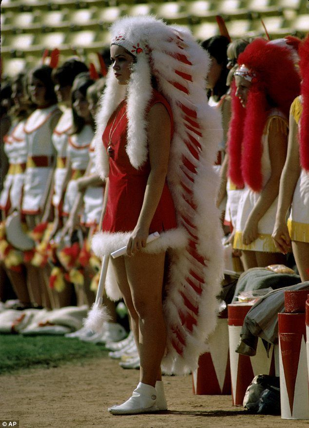 Kultuurimuutused: indiaanlastest inspireeritud vormirõivad, mida kannavad Kansas City Chiefsi liikmed