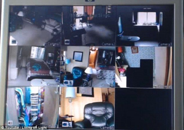 감시 하에: 퇴직자는 그녀의 집 주변에 보안 카메라를 설치하여 그녀가