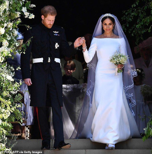 Μυστικό: Ο πρίγκιπας Χάρι και η Μέγκαν Μαρκλ αποκάλυψαν ότι παντρεύτηκαν κρυφά τρεις ημέρες πριν από τον βασιλικό τους γάμο στις 19 Μαΐου 2018